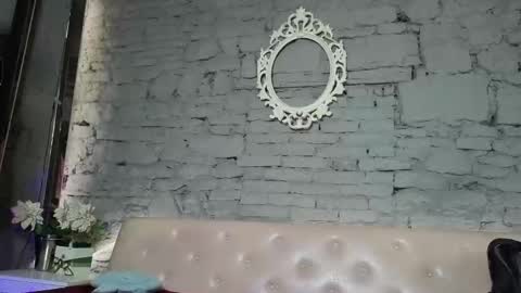 Snapshot of vixvixenn chatting on October 2, 7:40 am ANA online show from October 2, 7:40 am