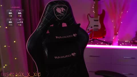 vixxxiee online show from March 5, 10:43 pm