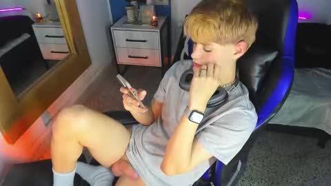 Vlad  online show from October 24, 4:30 pm