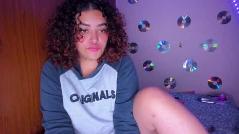 ASHLEY independent model online show from December 5, 4:37 am