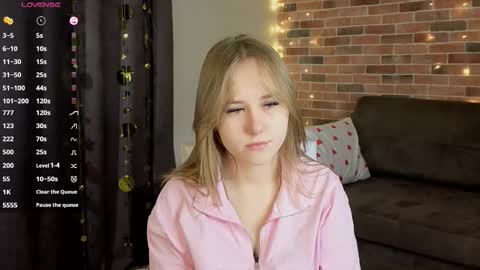 Elaris online show from January 9, 6:46 pm