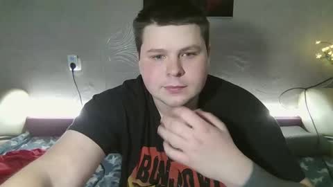 Snapshot of volshebnik_130 chatting on February 25, 3:20 pm Volshebnik1302 online show from February 25, 3:20 pm