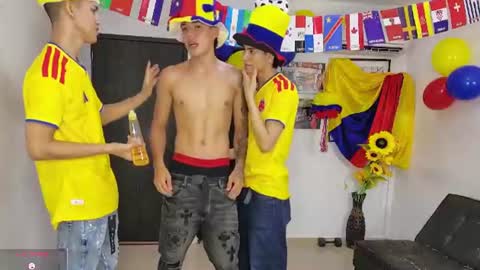 voyeurism_guys online show from June 27, 10:49 pm