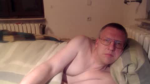 vthomasp719 online show from March 5, 7:50 am