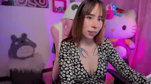 Snapshot of waifu_aika chatting on September 18, 9:52 pm AIKA online show from September 18, 9:52 pm