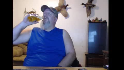 Snapshot of walkingbird chatting on October 19, 8:13 pm walkingbird online show from October 19, 8:13 pm