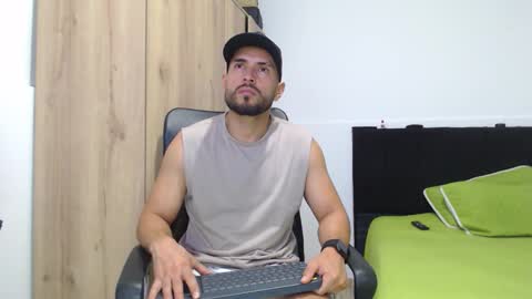 WALTER BROWN  online show from November 22, 5:00 pm