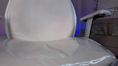 walton_abieca_ online show from October 1, 5:17 am