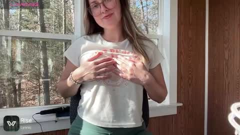 Snapshot of wanderlustjade chatting on December 10, 5:33 pm Jade  Adonis online show from December 10, 5:33 pm