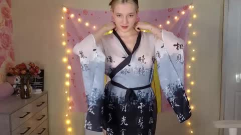 Kate online show from March 2, 5:12 am