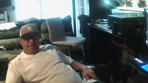 inittogetitin online show from February 7, 6:55 pm