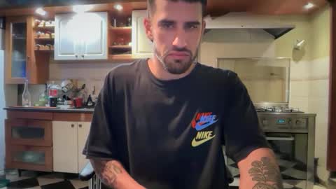 wearetwo online show from April 7, 4:03 am