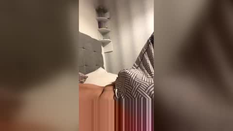 watchmethrob69 online show from December 18, 12:22 pm