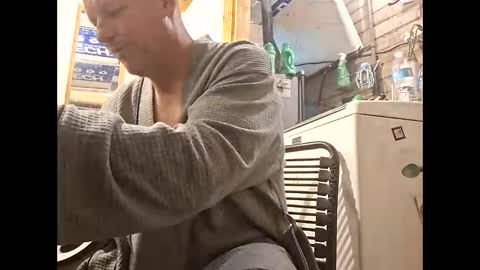 wcnmail24 online show from February 1, 3:20 pm