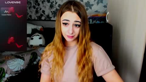 Snapshot of weakness4u chatting on March 11, 5:57 am Maya online show from March 11, 5:57 am