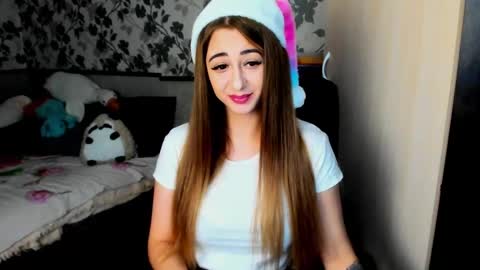 Snapshot of weakness4u chatting on December 28, 2:22 am Maya online show from December 28, 2:22 am