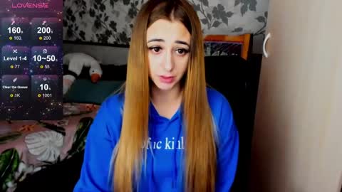 Snapshot of weakness4u chatting on February 25, 9:09 am Maya online show from February 25, 9:09 am