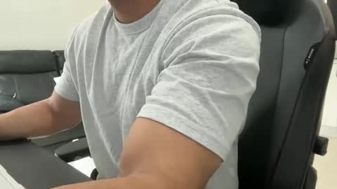 Weapon X online show from April 22, 9:44 pm