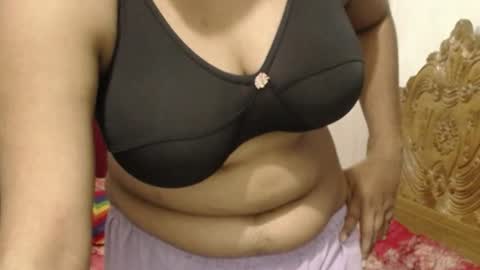 mina online show from August 7, 2:48 pm