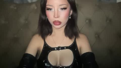 Marie Pelie online show from October 27, 12:32 am