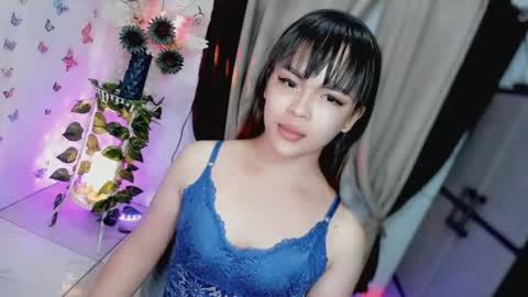 Hi Im LOVIE Please dont forget to follow and thumbs up me online show from April 12, 10:47 pm