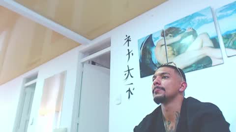 Wesley Rogger online show from February 15, 10:10 pm