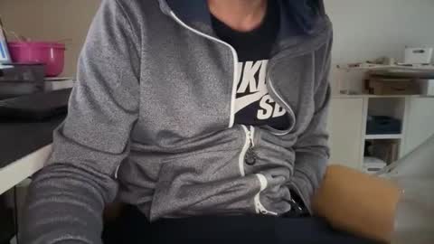 wet_adidasboy online show from December 15, 8:54 am