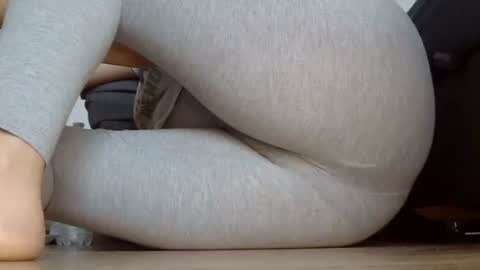 wet_pants2022 online show from October 24, 1:34 pm