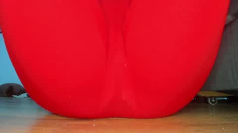 wet_pants2022 online show from June 13, 6:29 pm