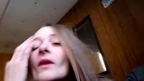 wetkittyslut online show from December 21, 7:20 pm