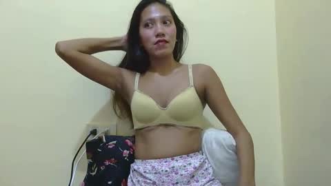wetpetitechix online show from May 20, 2:12 pm