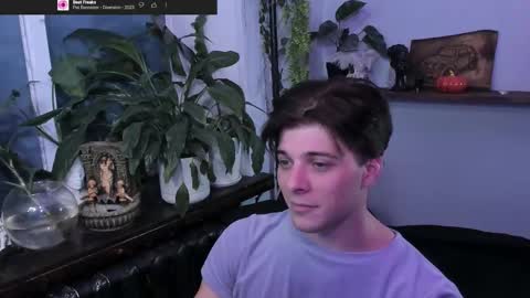 Gus online show from October 13, 7:49 pm