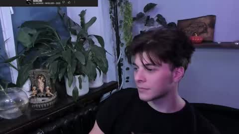 Gus online show from October 11, 7:39 pm