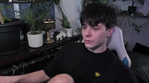 Gus online show from February 10, 6:45 pm