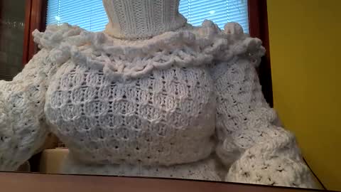 whitesweater online show from October 6, 6:20 am