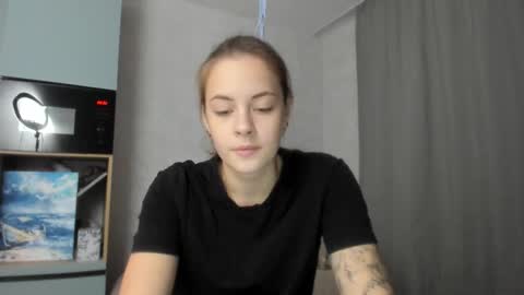 Snapshot of why_again_me chatting on October 16, 5:23 pm Veronica online show from October 16, 5:23 pm