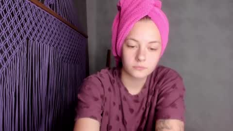 Veronica online show from May 31, 7:48 pm