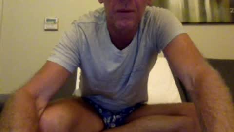 whynotfly1 online show from December 4, 10:37 am