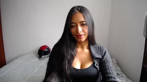 Ilauren online show from June 16, 8:35 pm