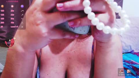 wildhotasianx online show from December 25, 1:51 pm