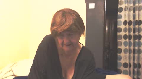 WildRedCat online show from December 14, 8:15 pm