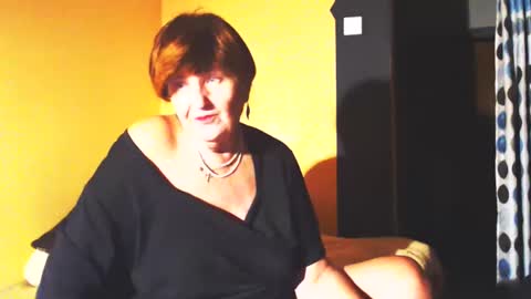 Snapshot of wildredcat chatting on February 9, 11:15 pm WildRedCat online show from February 9, 11:15 pm