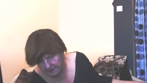 WildRedCat online show from April 21, 8:10 am