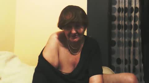 Snapshot of wildredcat chatting on October 18, 10:36 pm WildRedCat online show from October 18, 10:36 pm