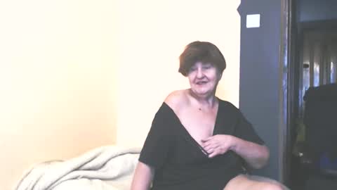 Snapshot of wildredcat chatting on September 23, 10:09 am WildRedCat online show from September 23, 10:09 am