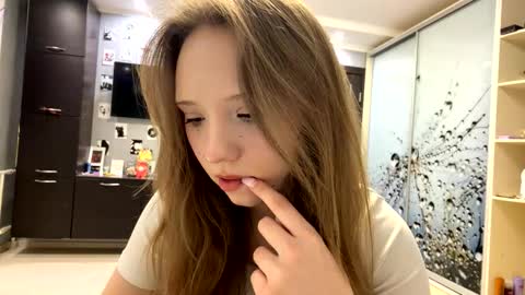 Olivia online show from March 12, 7:06 pm