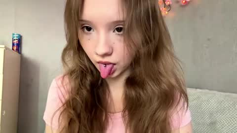 Olivia online show from June 6, 3:18 pm