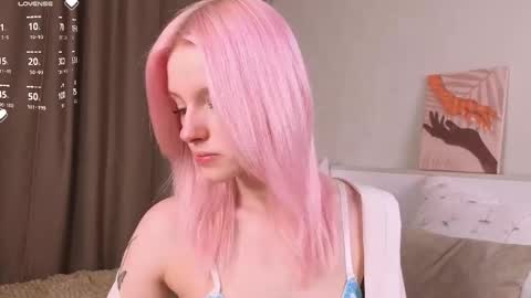 Mary online show from January 12, 1:23 am