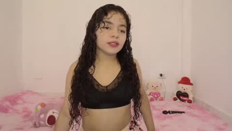  Winnifer Gonzalez  online show from July 2, 3:15 am