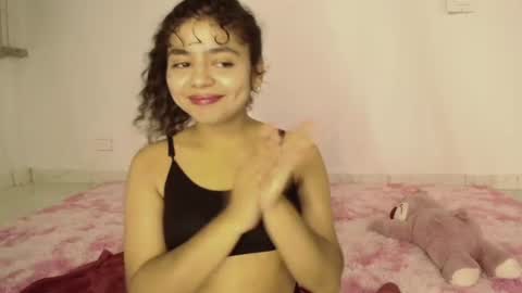  Winnifer Gonzalez  online show from June 25, 5:12 am